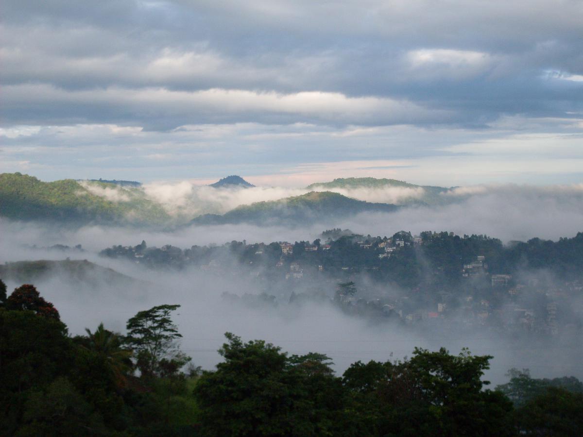 Hotel The Theva Residency Kandy Zewnętrze zdjęcie